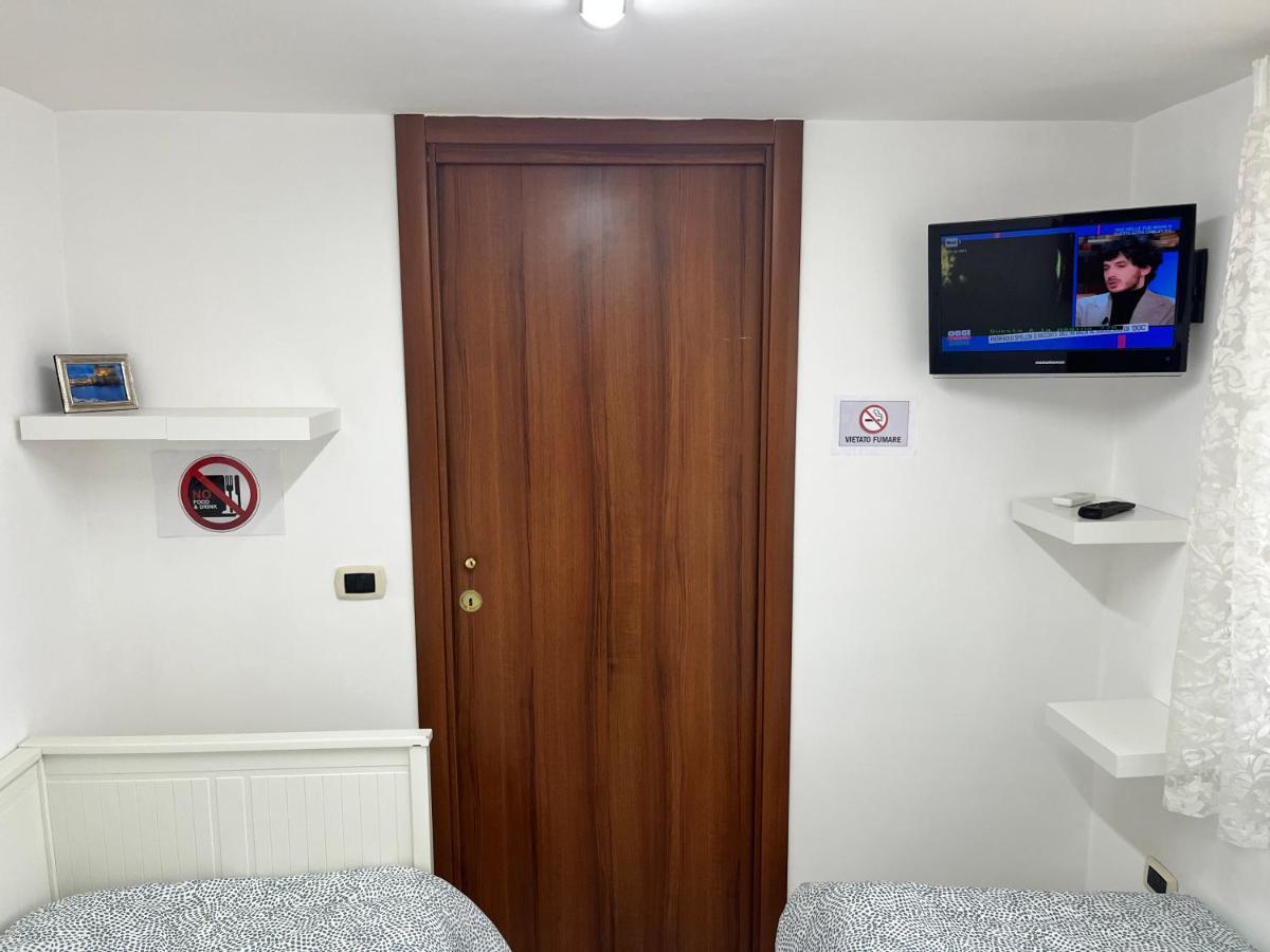 Regy Bed and Breakfast Napoli Eksteriør billede